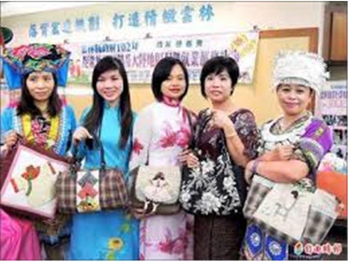 外配台語溜 把握機會賣拼布包