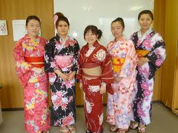 二信日研社 讓學生穿上日本文化