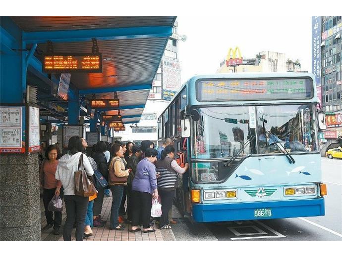 月領4萬5 公車處招考60名司機