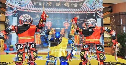 機器人跳八家將！建國科大北京拿大獎。