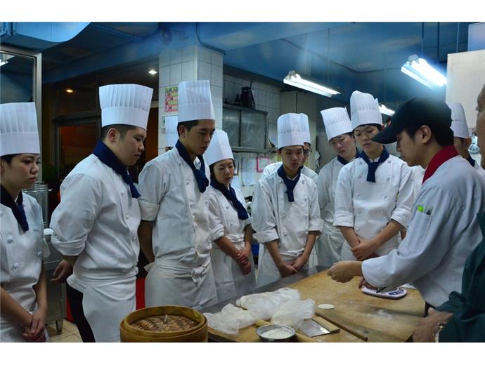 日台交流 高校生學習中華料理