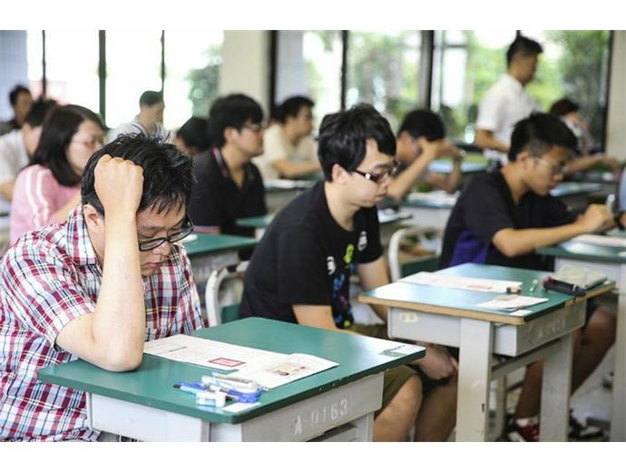 考選部105年擬舉行18次國考